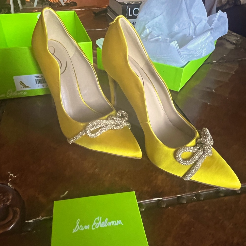 Sam Edelman 7.5, true to size, never been worn Deela, Ochre Satin pumps